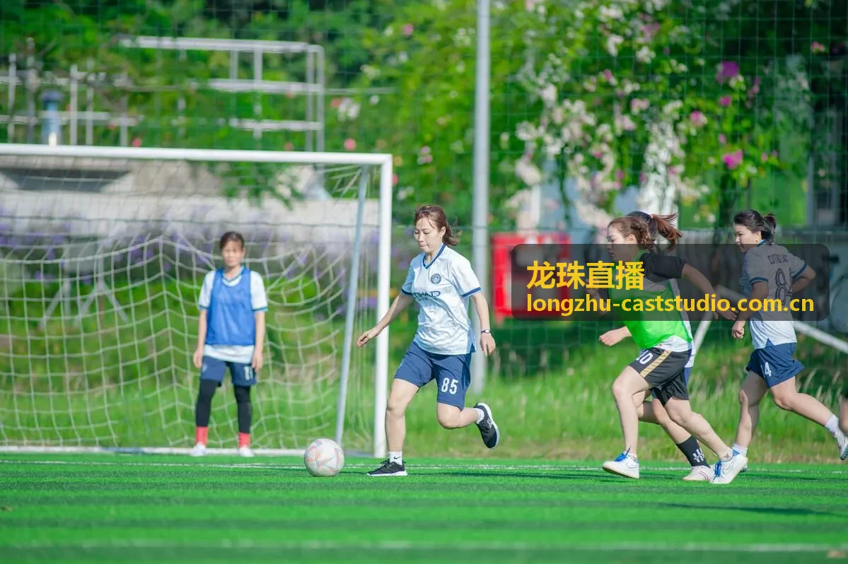 龙珠直播电竞赛事转播场景画面